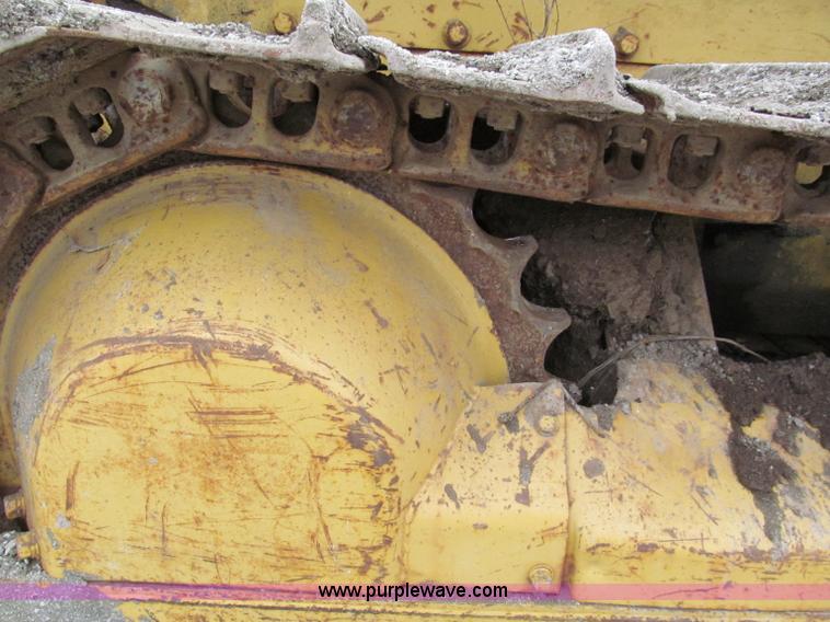 image for item E5892 1975 Caterpillar D3 crawler dozer