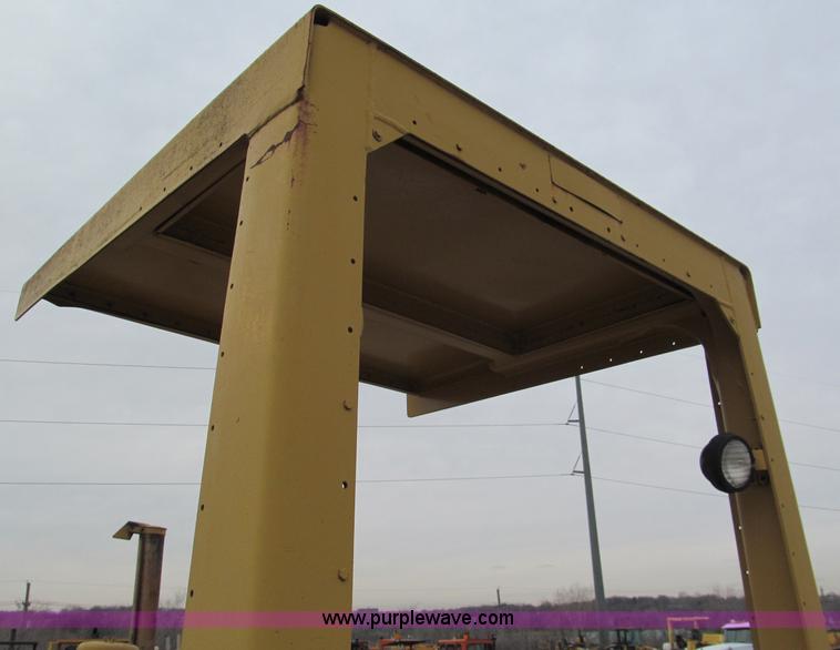 image for item E5892 1975 Caterpillar D3 crawler dozer