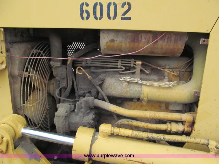 image for item E5892 1975 Caterpillar D3 crawler dozer