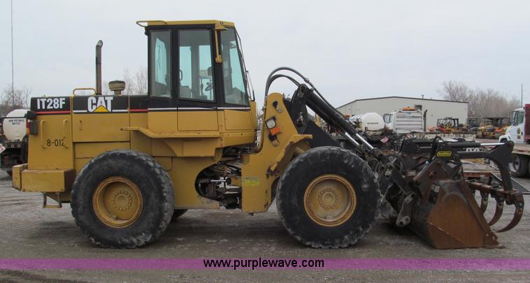 image for item E5893 1994 Caterpillar IT28F  articulating wheel loader