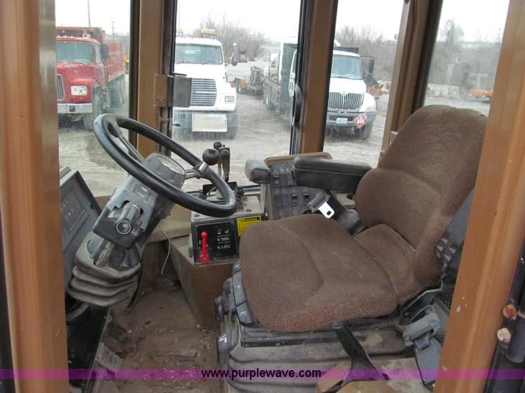 image for item E5893 1994 Caterpillar IT28F  articulating wheel loader