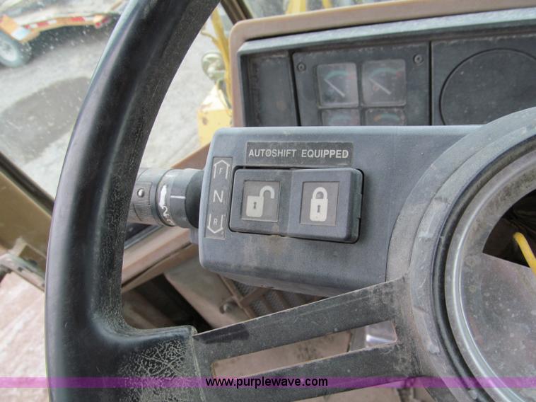 image for item E5893 1994 Caterpillar IT28F  articulating wheel loader
