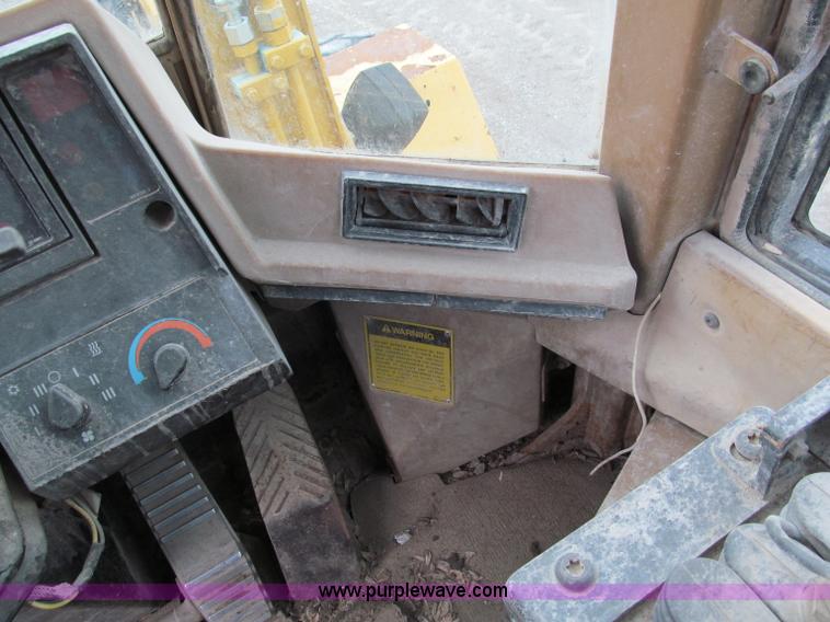 image for item E5893 1994 Caterpillar IT28F  articulating wheel loader