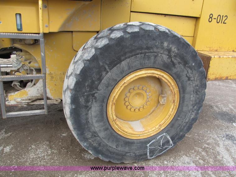image for item E5893 1994 Caterpillar IT28F  articulating wheel loader