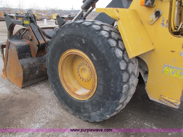 image for item E5893 1994 Caterpillar IT28F  articulating wheel loader