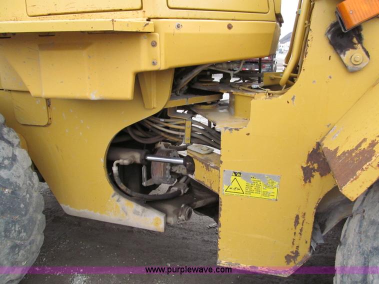 image for item E5893 1994 Caterpillar IT28F  articulating wheel loader
