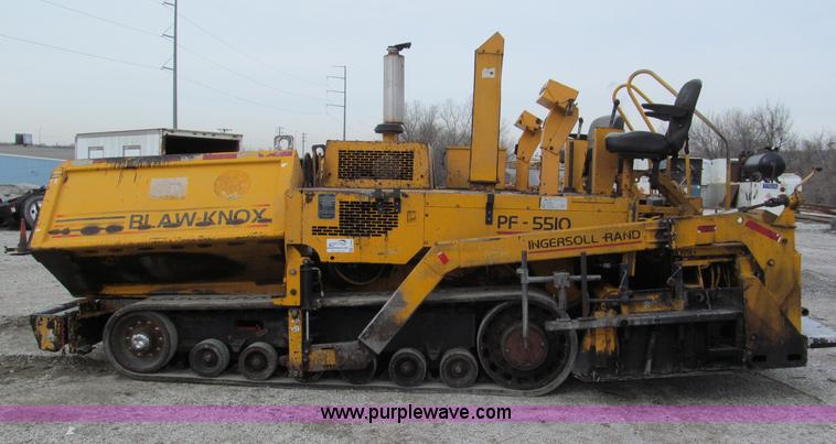 image for item E5896 2000 Blaw-Knox PF5510 paver