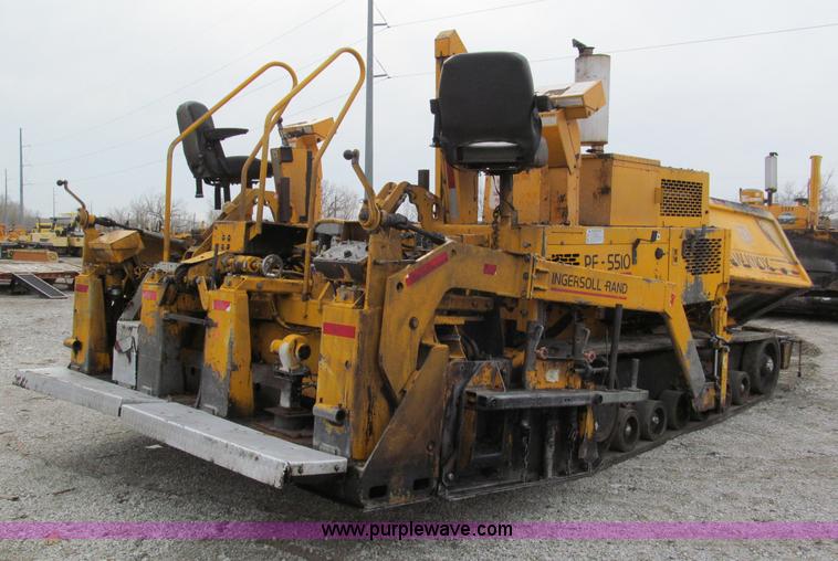 image for item E5896 2000 Blaw-Knox PF5510 paver