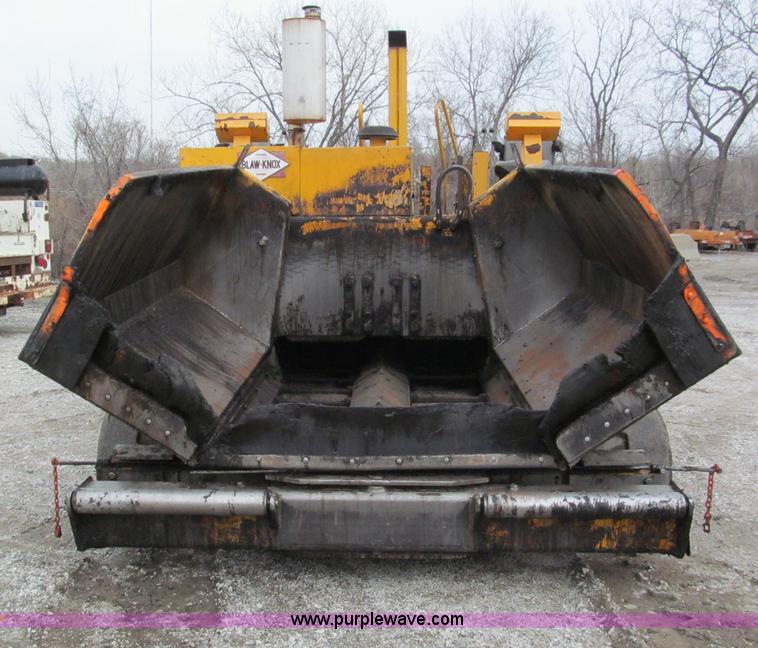 image for item E5896 2000 Blaw-Knox PF5510 paver