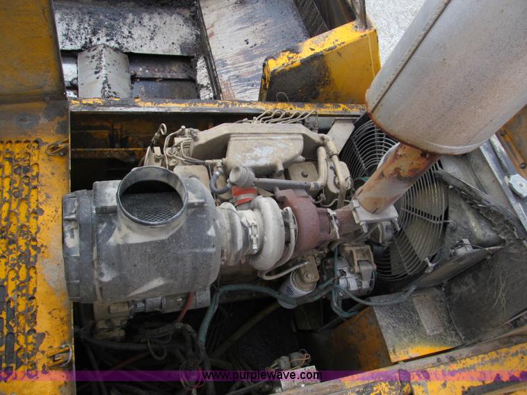 image for item E5896 2000 Blaw-Knox PF5510 paver