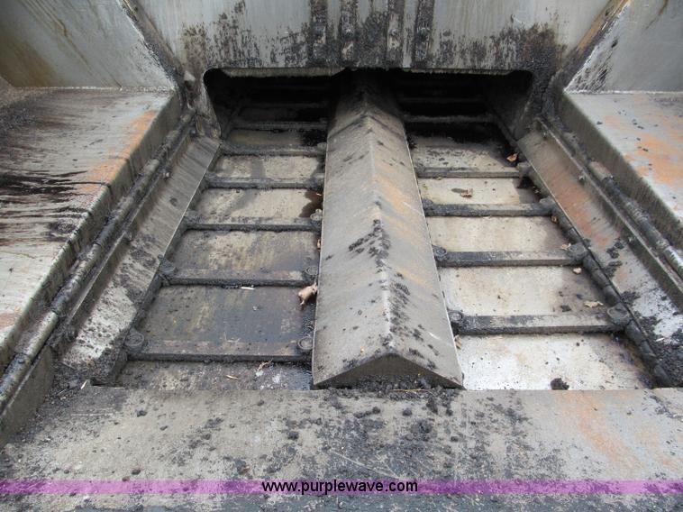 image for item E5896 2000 Blaw-Knox PF5510 paver