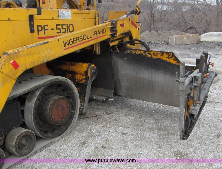 image for item E5896 2000 Blaw-Knox PF5510 paver