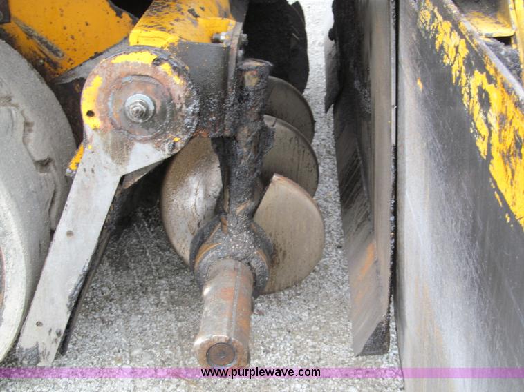 image for item E5896 2000 Blaw-Knox PF5510 paver