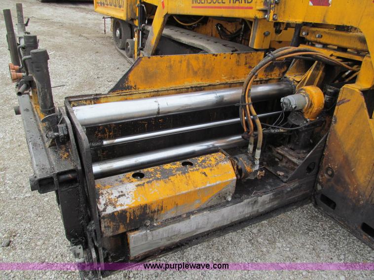 image for item E5896 2000 Blaw-Knox PF5510 paver