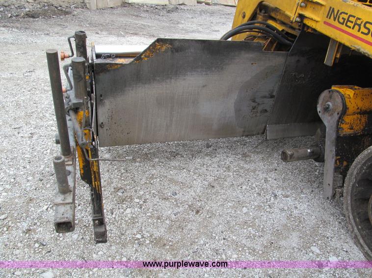 image for item E5896 2000 Blaw-Knox PF5510 paver