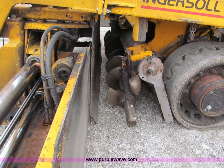 image for item E5896 2000 Blaw-Knox PF5510 paver