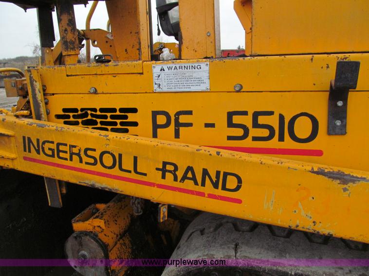 image for item E5896 2000 Blaw-Knox PF5510 paver