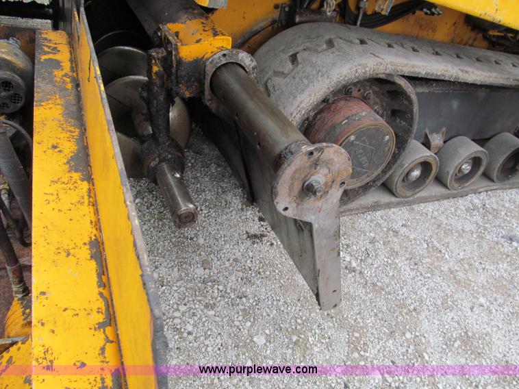 image for item E5896 2000 Blaw-Knox PF5510 paver