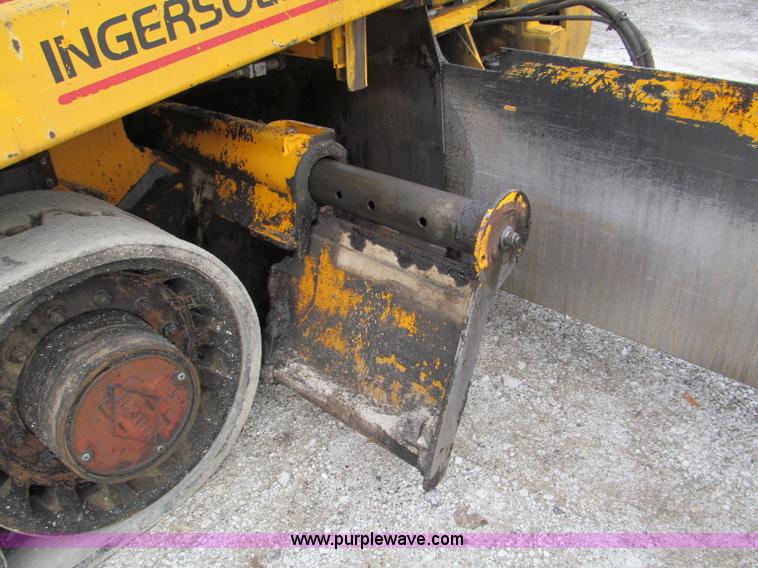 image for item E5896 2000 Blaw-Knox PF5510 paver