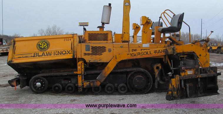 image for item E5897 1998 Blaw-Knox PF5510 paver