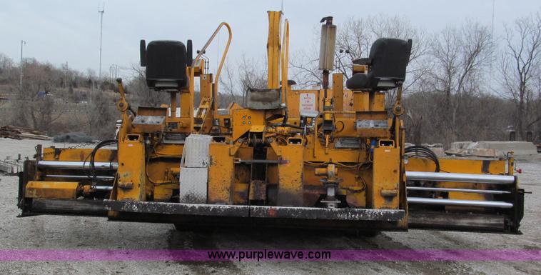 image for item E5897 1998 Blaw-Knox PF5510 paver
