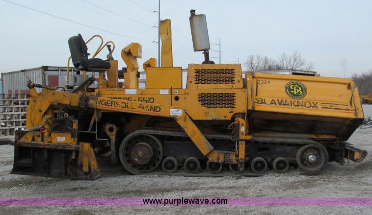 image for item E5897 1998 Blaw-Knox PF5510 paver