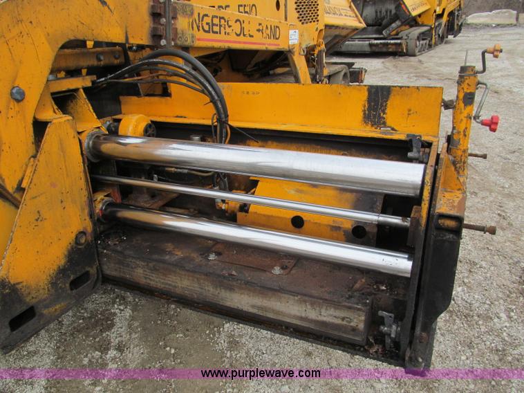 image for item E5897 1998 Blaw-Knox PF5510 paver