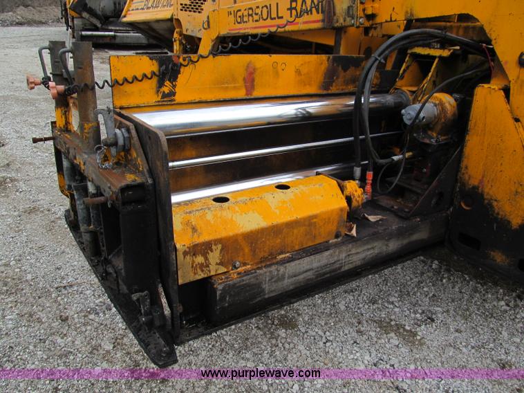 image for item E5897 1998 Blaw-Knox PF5510 paver