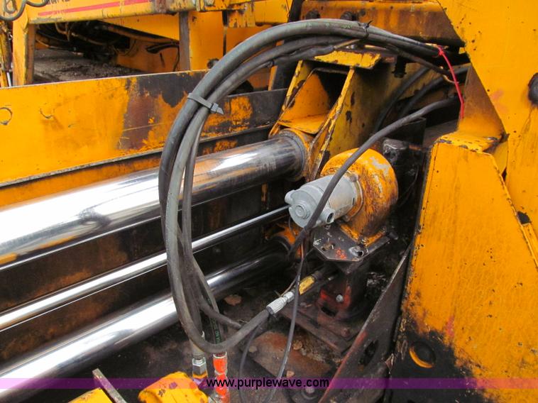 image for item E5897 1998 Blaw-Knox PF5510 paver