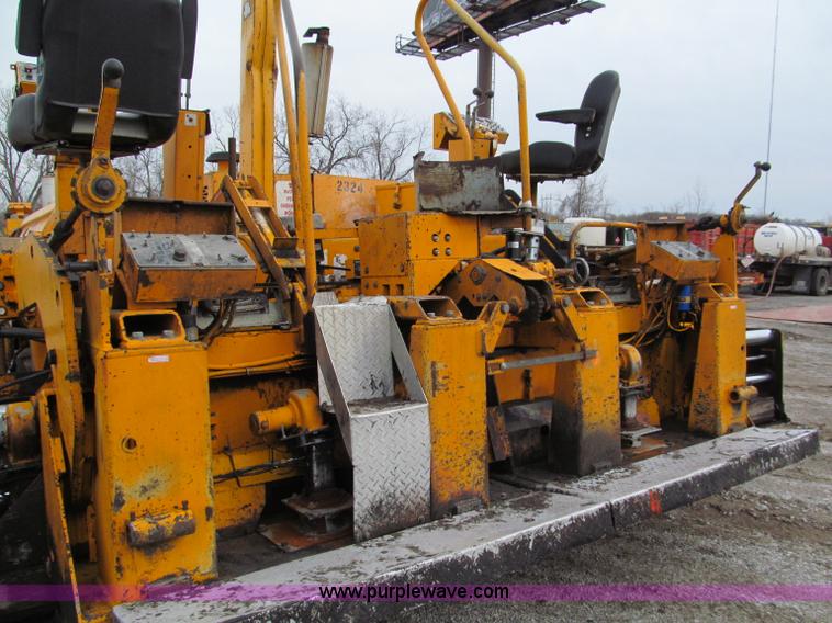 image for item E5897 1998 Blaw-Knox PF5510 paver