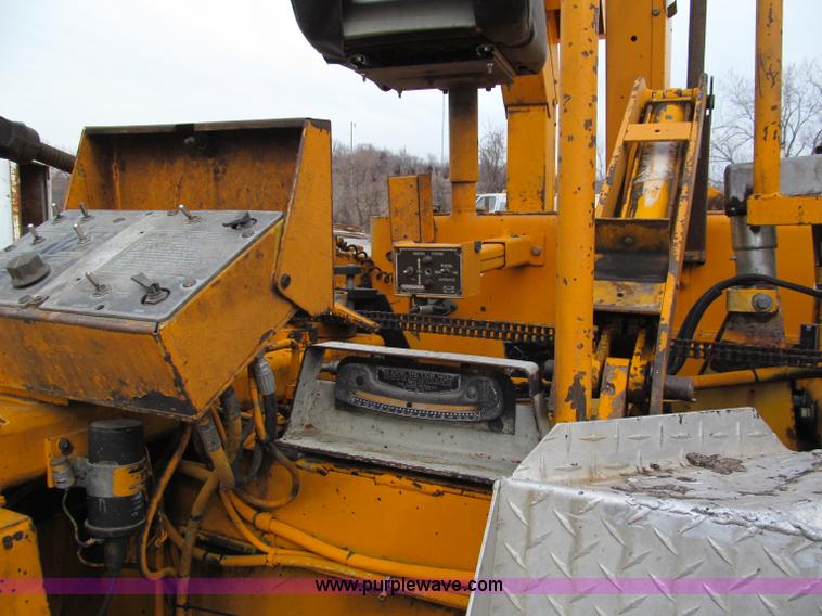 image for item E5897 1998 Blaw-Knox PF5510 paver