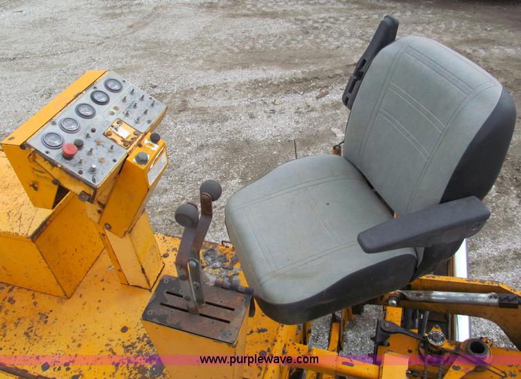 image for item E5897 1998 Blaw-Knox PF5510 paver