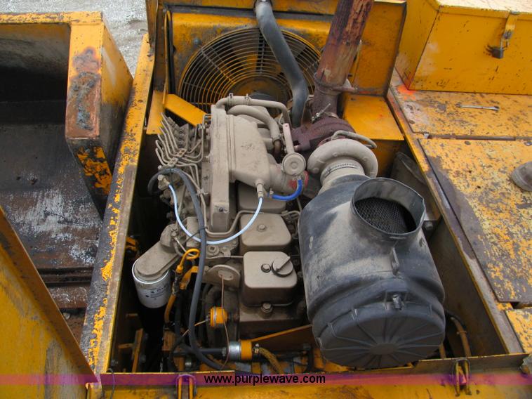 image for item E5897 1998 Blaw-Knox PF5510 paver