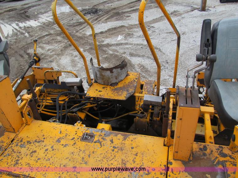 image for item E5897 1998 Blaw-Knox PF5510 paver