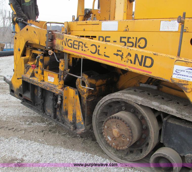 image for item E5897 1998 Blaw-Knox PF5510 paver