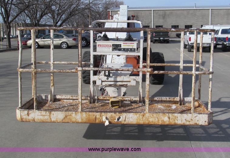 image for item E5898 1998 Snorkel TB60 boom lift