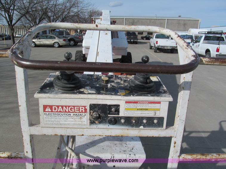 image for item E5898 1998 Snorkel TB60 boom lift