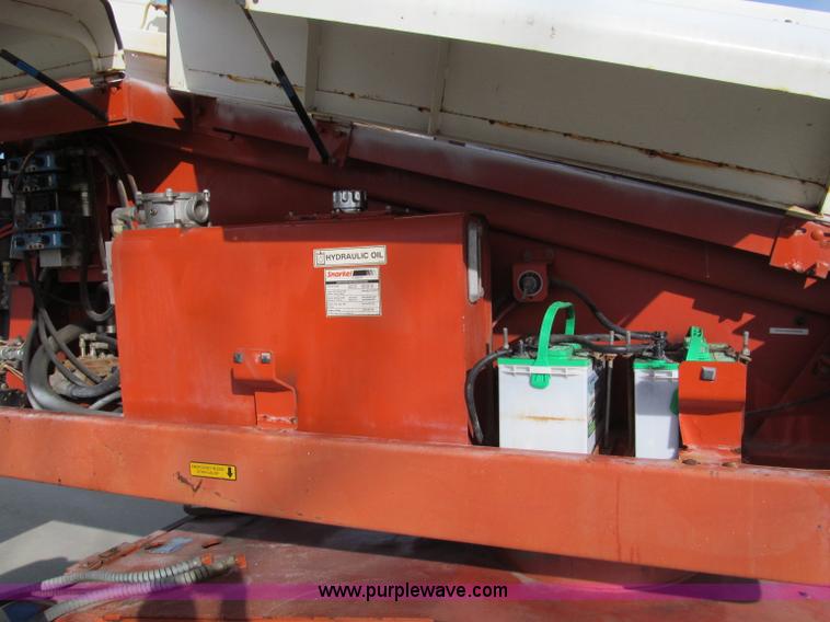 image for item E5898 1998 Snorkel TB60 boom lift