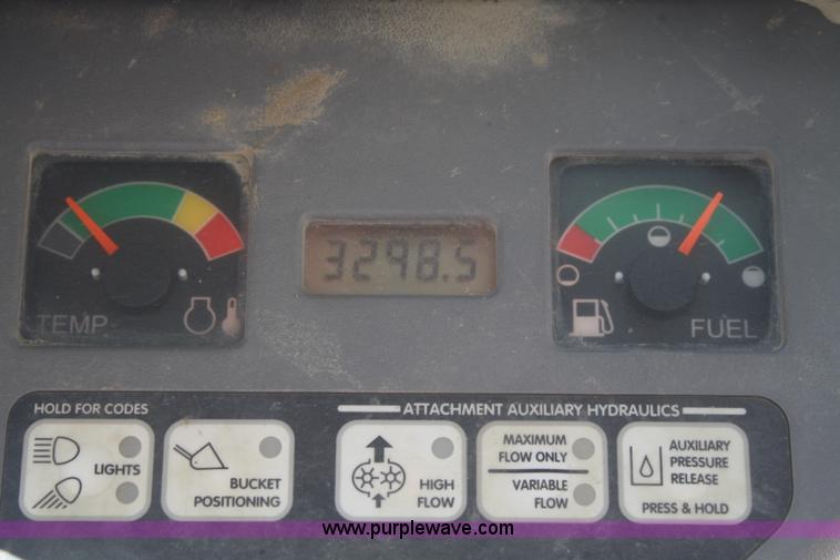 image for item F2799 2005 Bobcat T300 track skid steer