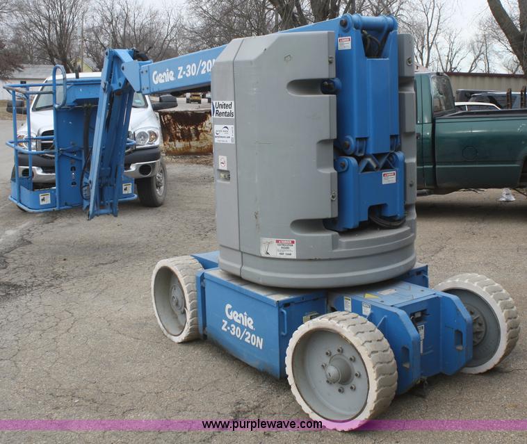 image for item F2816 2000 Genie Z-30/20N boom lift