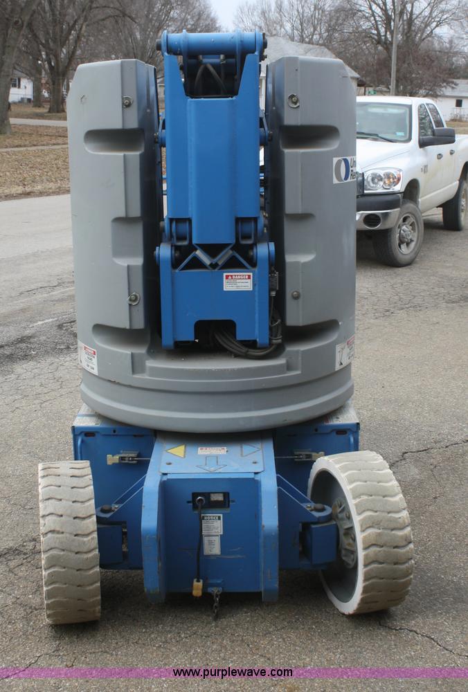 image for item F2816 2000 Genie Z-30/20N boom lift