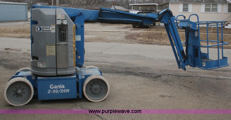 image for item F2816 2000 Genie Z-30/20N boom lift