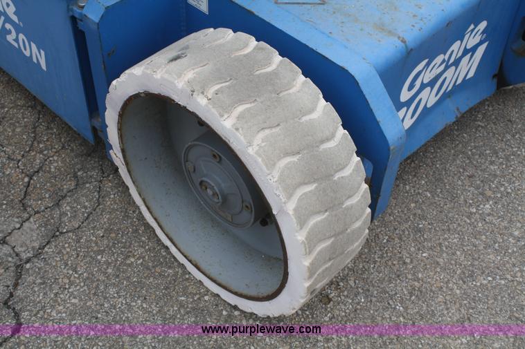 image for item F2816 2000 Genie Z-30/20N boom lift