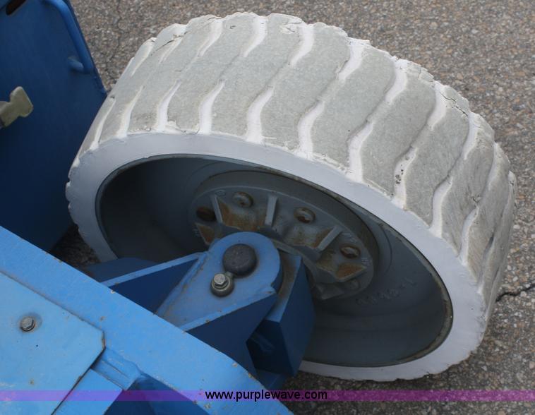 image for item F2816 2000 Genie Z-30/20N boom lift