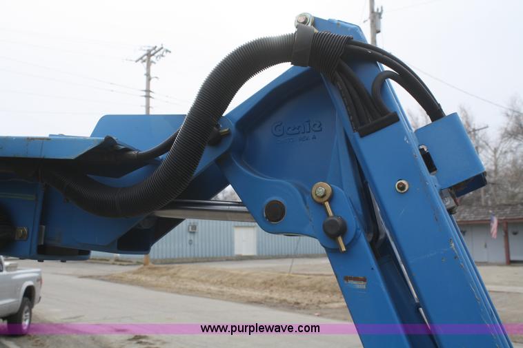image for item F2816 2000 Genie Z-30/20N boom lift