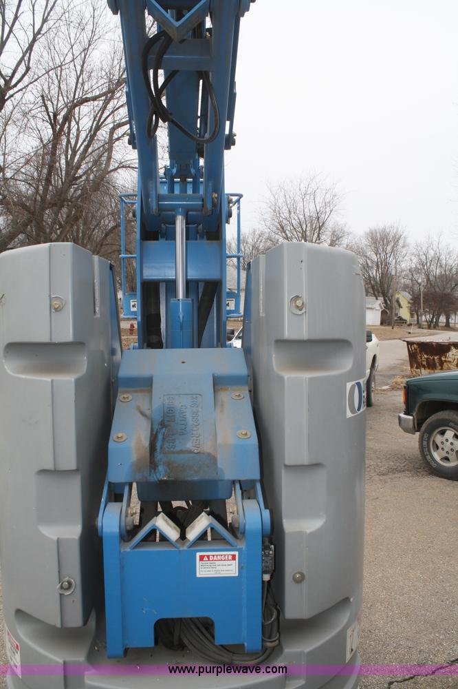image for item F2816 2000 Genie Z-30/20N boom lift
