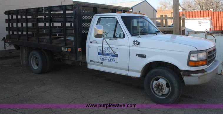 image for item F2817 1997 Ford F350 XL flatbed truck