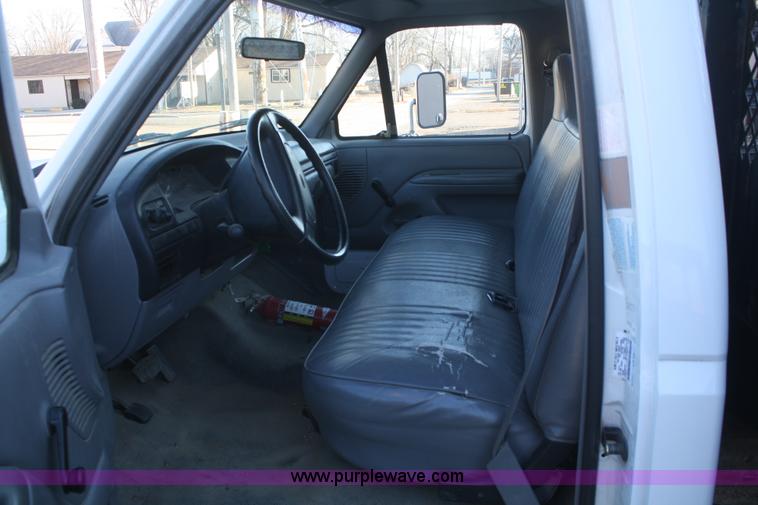 image for item F2817 1997 Ford F350 XL flatbed truck