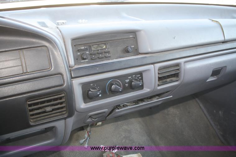 image for item F2817 1997 Ford F350 XL flatbed truck