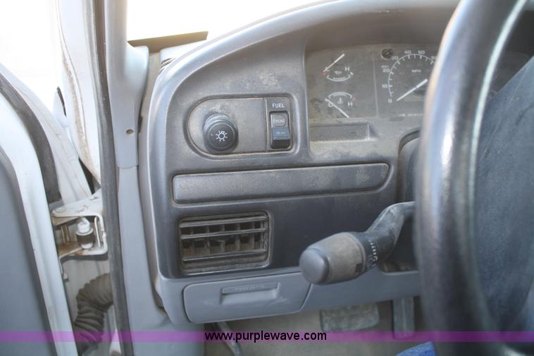 image for item F2817 1997 Ford F350 XL flatbed truck